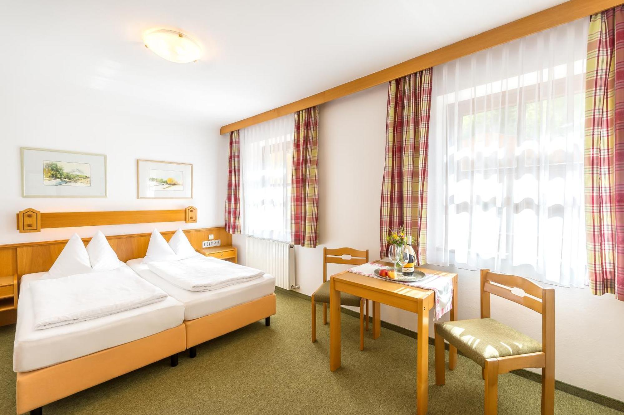 Landhotel Almroesl Im Grossarltal Hüttschlag Quarto foto