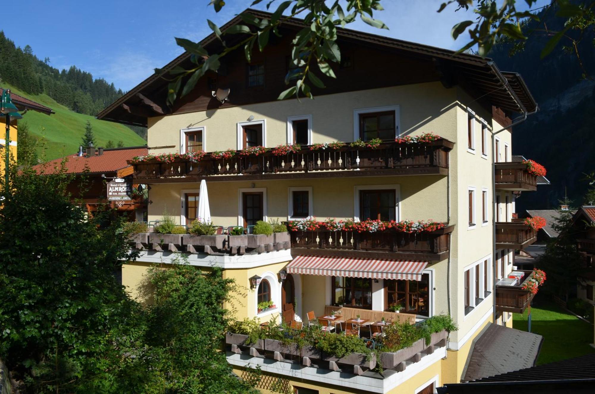 Landhotel Almroesl Im Grossarltal Hüttschlag Quarto foto